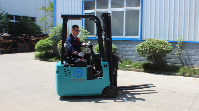 電動(dòng)叉車(chē) 電動(dòng)叉車(chē)